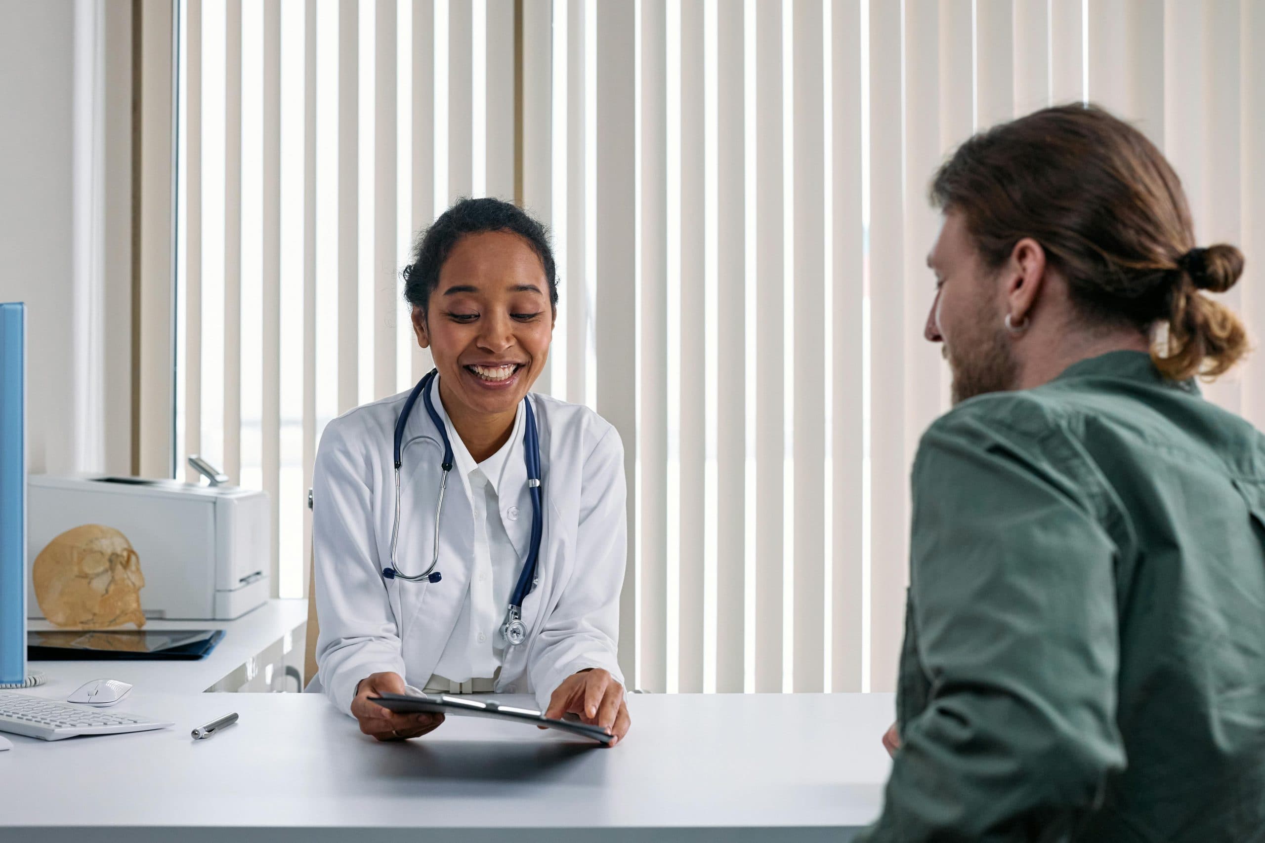 Guia essencial das principais especialidades médicas: entenda a função de cada uma