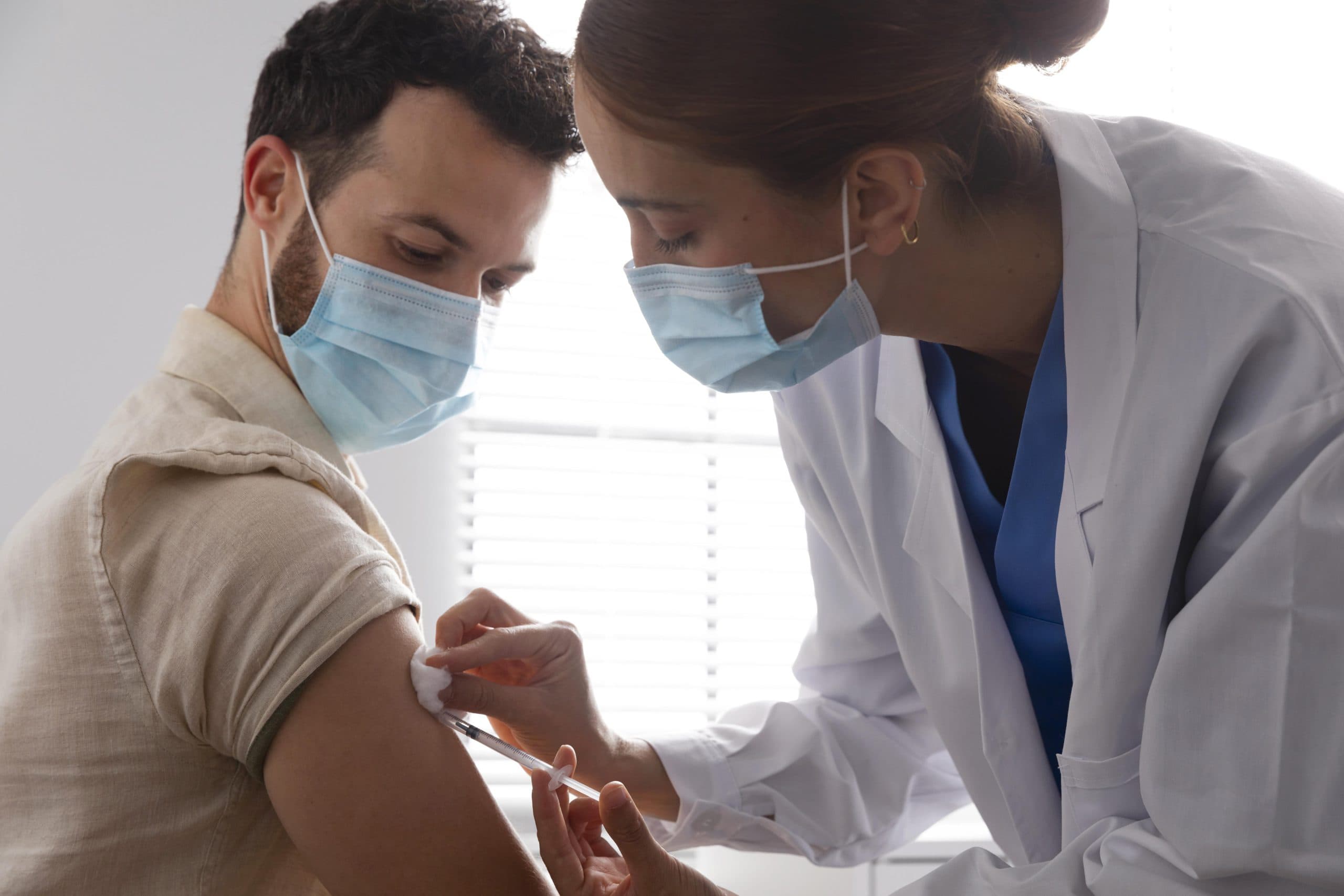 Nova vacina contra herpes-zóster chega ao Brasil: quem pode tomar?
